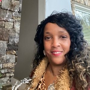 Meet your Posher, Claudia